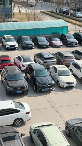 There are empty parking spaces, but many people don't park#tiktok#howto#cartok#car#automotive #driving #skills #knowledge #fpy #fyp #tips #foryou #carsoftiktok