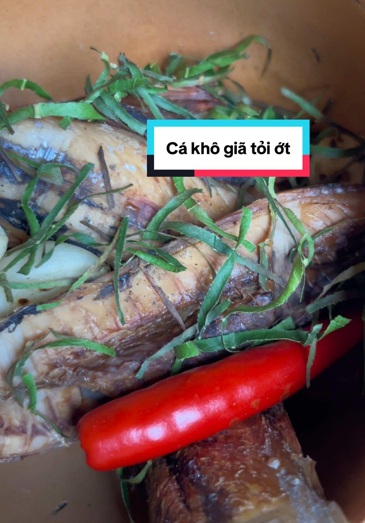 Cá khô giã tỏi ớt mọi người đã được ăn thử chưa ? #cakho #amthuc #food #LearnOnTikTok #nhatkybatoi 