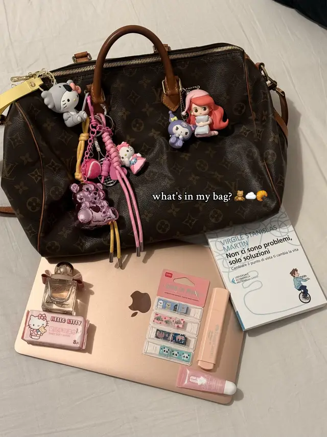 What’s in my bag? 💘