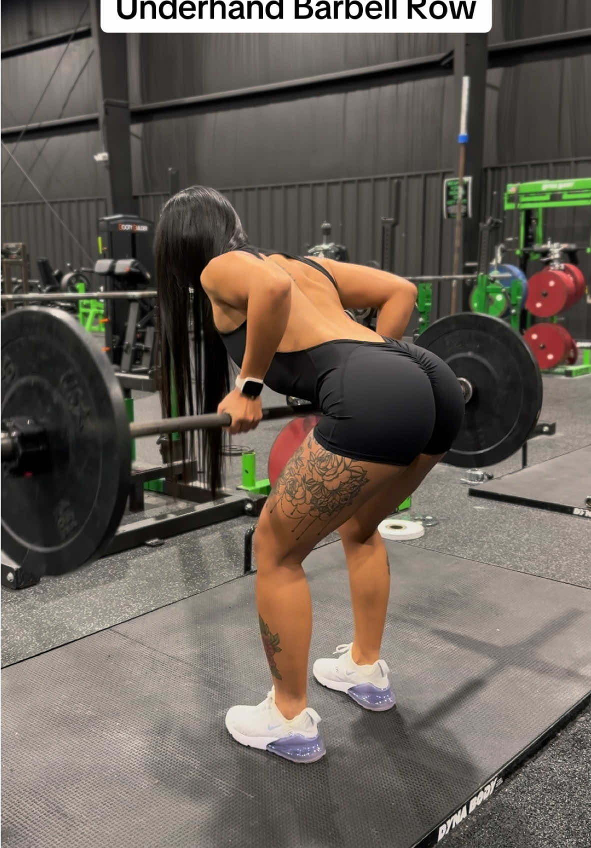 Two different hand placement for barbell rows #barbellrowsform #backworkout #backandbiceps #workouttips #motivation #filipina 