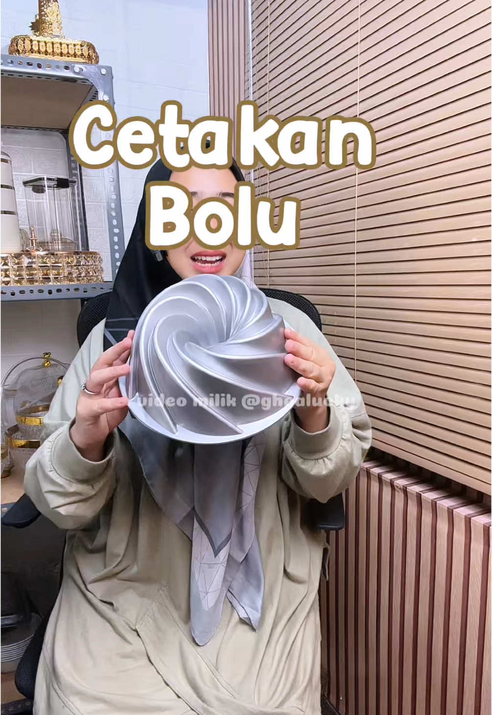 Bentukan bolu jadi lebih menarik dengan cetakan ini #cetakanbolu #cetakankue #kuebasah 