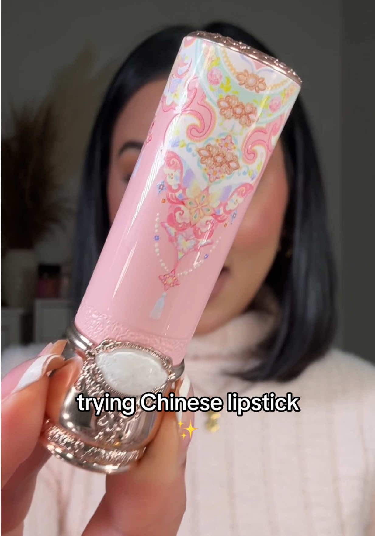 Chinese beauty is definitely up there!! The aesthetic is giving everything!  #chinesemakeup #glossylips #pinklipstick #aestheticmakeup 