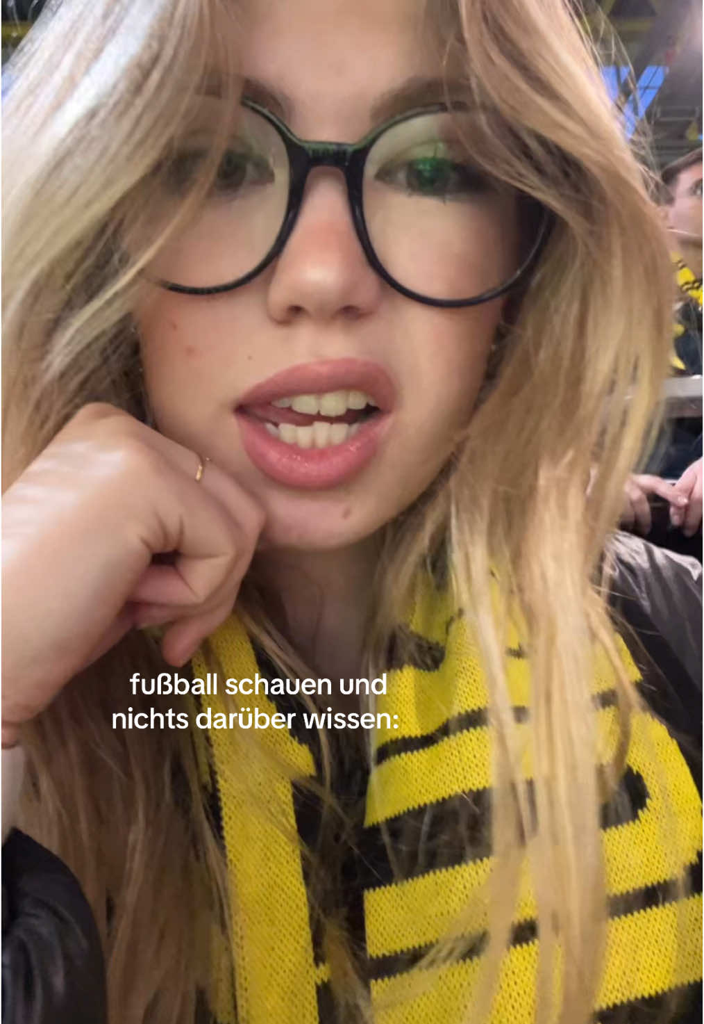 dortmund auf die 1️⃣ wer stimmt mir zu?😌 #fy #fyp #viral #bvb #fussball #blondie #girl #dirtmund #borussia #merch #stadion #heimspiel 