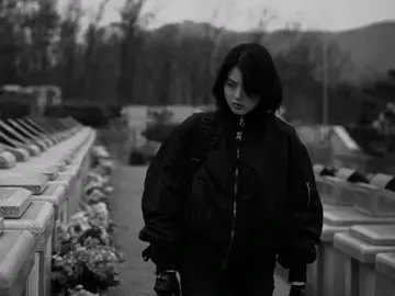 وانا بتفرج متكتف مدمر!! 