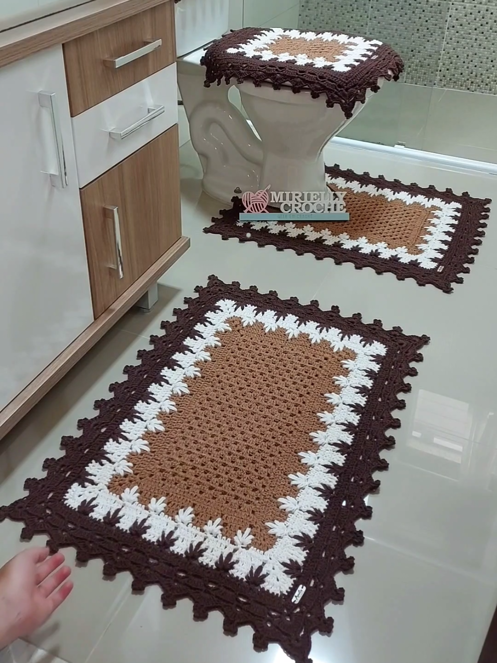 Encomenda finalizada! 🤎🙏 kit para banheiro modelo folhagem! Meus trabalhos em crochê!