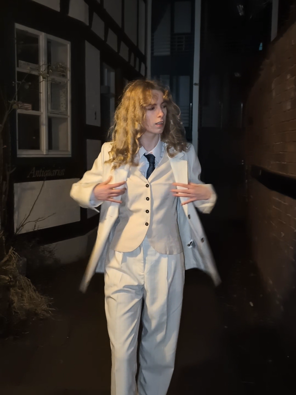 This took so many tries, not even kidding, but I still had a lot of fun doing it. And it wasn't even as cold as I thought it would be 🦋💀 #cosplay #closetcosplay #iwtv #Lestat #iwtv #lestatdelioncourt #vampire #night 