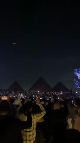 @19:26 At the pyramids of giza ♥️🚀 #rave #techno #nightlife #fyp #egypt🇪🇬 #pyramids #pyramidsofgiza 