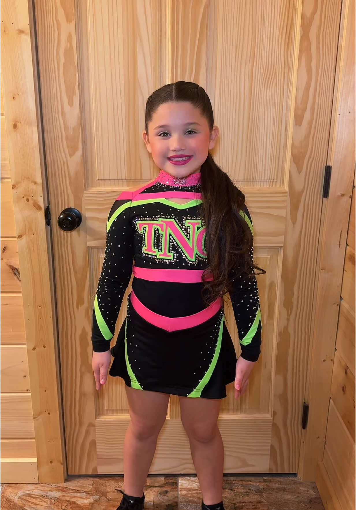 My girl is looking beautiful for her cheer competition 🥹😍💗🫶🏼 #cheercompetition #gatlinburg #pigeonforge #cheertok #fyp 