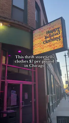 All their clothes are sourced from Japan! #chicago #chicagotiktok #chitown #wickerpark #chicagoshopping #happybelatedclothing 