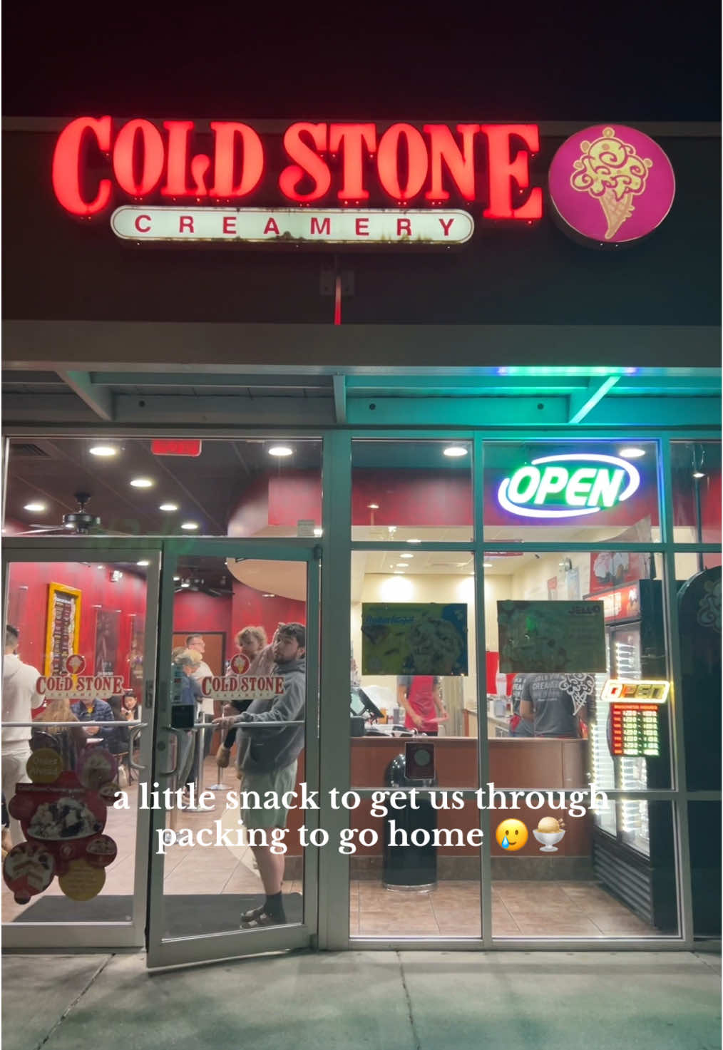 It did make packing more enjoyable! #coldstone #sweetcream #icecream #lastdayofvacay #packing #mibound #seamlessflights 