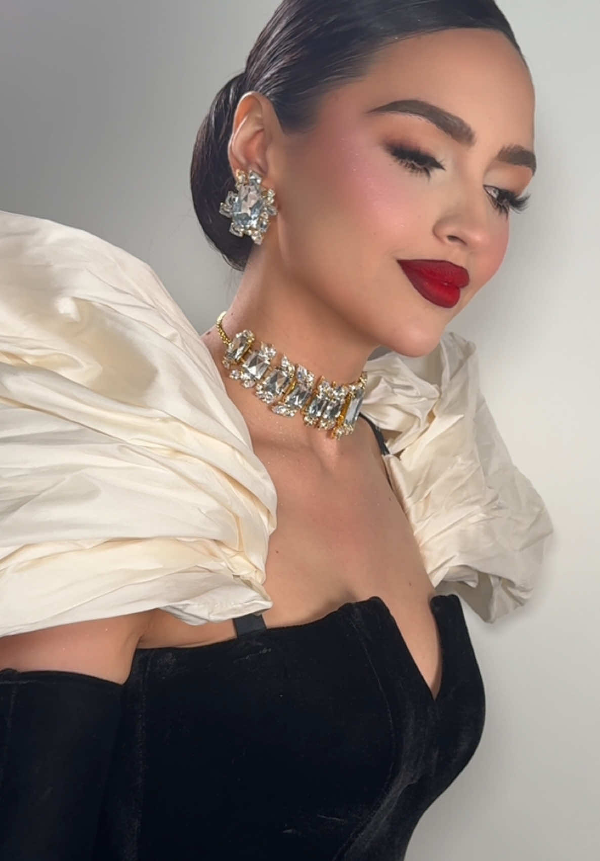 ♥️  Classic  Habían visto un look así de perfecto 🤌🏼✨ #maquillaje #dress #look #makeupartist #paratiiiiiiiiiiiiiiiiiiiiiiiiiiiiiii 