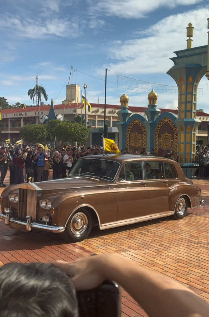 Hari kebangsaan ke-41 #fyp #fypbrunei #harikebangsaan #sultanbrunei #rollsroyce #bruneicars #bandar #brunei 