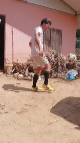 รองเท้า ฟุตบอลชาย.แพน     **  รุ่นหนังแก้ว