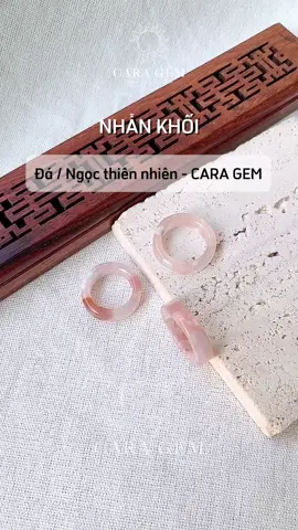 Các mẫu nhẫn đá nguyên khối có sẵn tại tiệm ạ 💍💟 #caragem #caragemvn #carajewelry #daphongthuy #trangsucdaquy  #cherryblossomagate #thachanhhong #thachanhtim #thachanhvang #lamngoc #bangngocthuytao #chalcedony 
