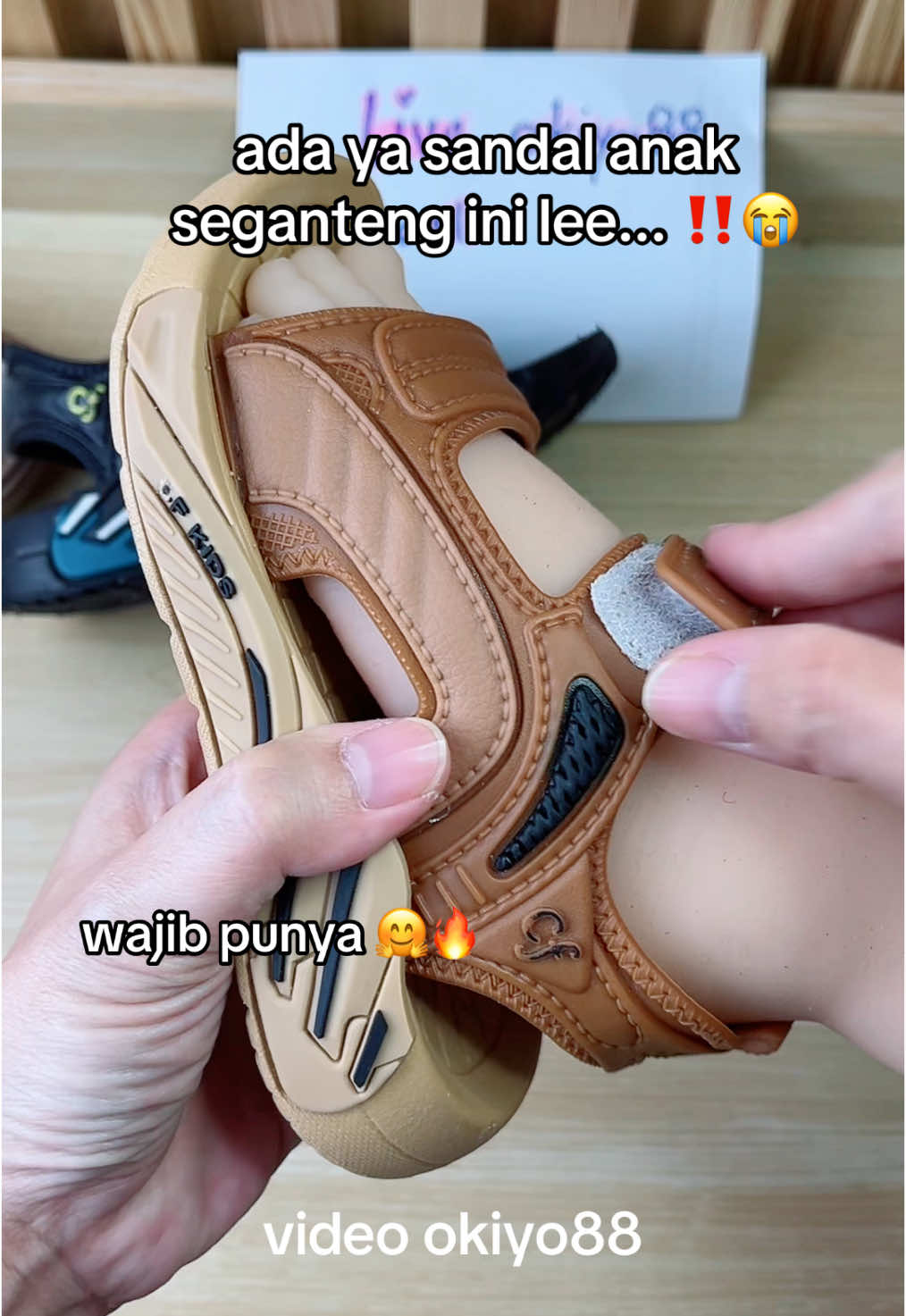 jangan sampe lolos ! sandal anak sekeren ini #sandalanakimport #sandalanak #fyp #sandalgununganak #sandalanaklakilaki #antislip 