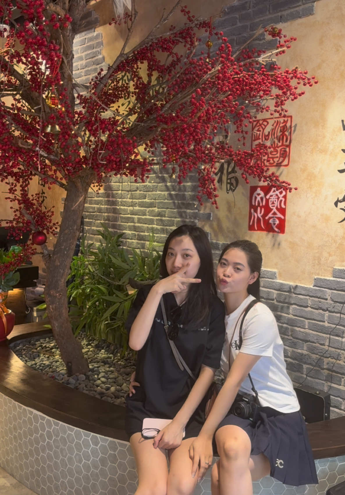 @Thuần Con Mng xem @Trần Hồng Anh đi làm review được k ạ 😂😂 @Minh Châu #banoichatchoi #thuancon #thuanconcc #minhchaucc #tranhonganh 