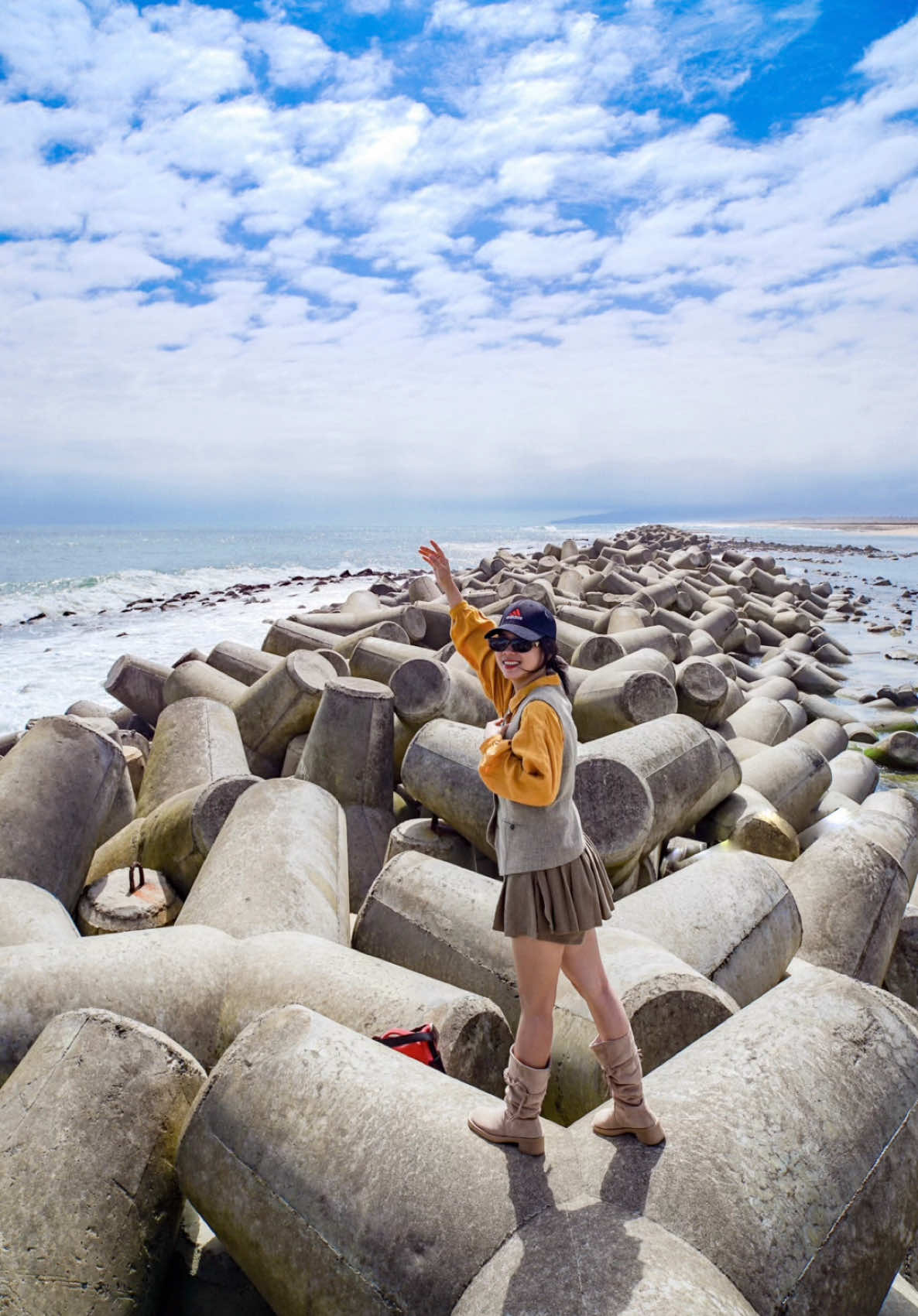 Lần đầu được biết đến những cục chắn sóng khổng lồ này #beachday #sea #bluesky #fly #vr #xh 