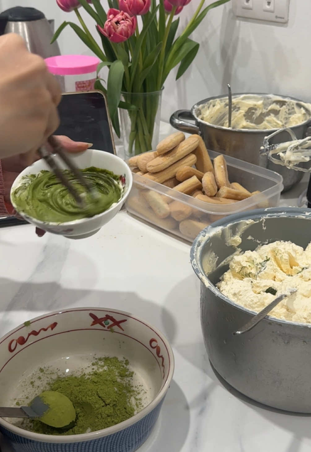 “Foura đang làm bánh Tiramisu”  🍰🧸⋆˚☆˖° Foura chuyên Tiramisu tại Hà Nội (Hào Nam và Trường Chinh) ✨ Freeship NEU và HUST #tiramisu #fyppppppppppppppppppppppp #fyp #banhngot🍰 #banhngon #tiembanh 