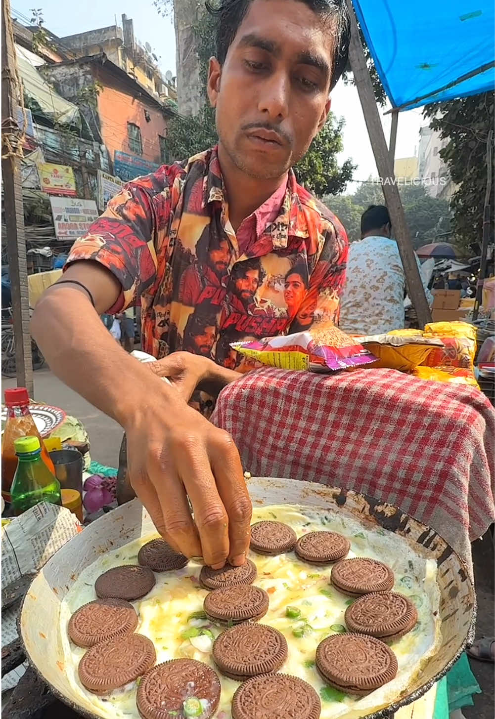 Who Thought This Was a Good Idea?! Oreo Egg Omelette! 😱 📍 Kolkata in India #omelette #indianfood 