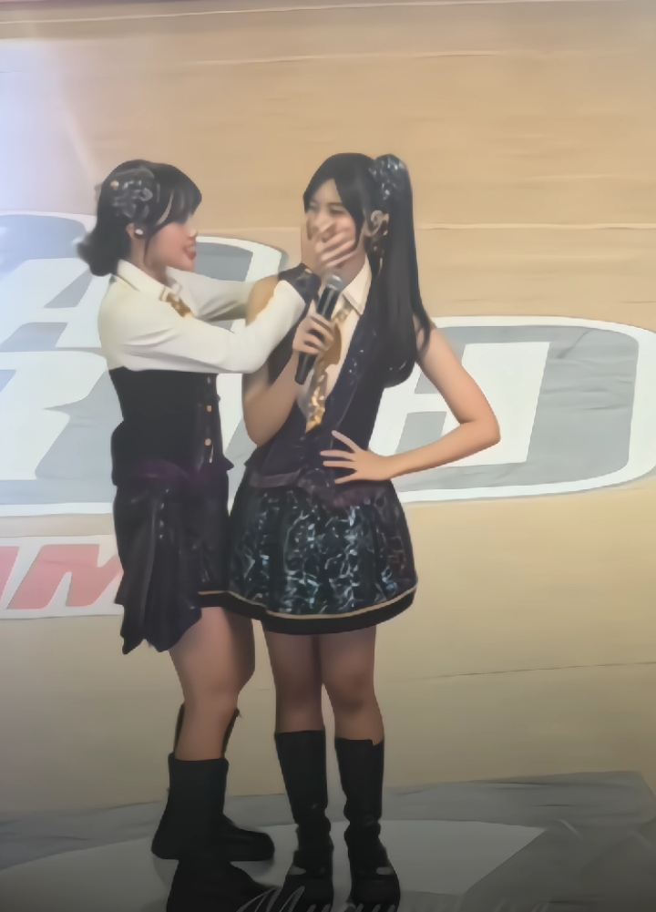 bibir yg telah di comot endol ✓🗿 #indirajkt48 #ellajkt48 #jkt48member #jkt48 #7vacant #foryoupage 