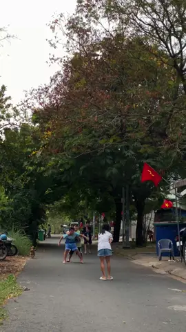 “Bạn liên tục lo lắng về phần tiếp theo của cuộc đời mà không nhận ra rằng mình đang ở giữa những gì bạn từng mong đợi”