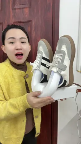 Mây sấy giày dép cho mọi nhà. Rất nên cần luôn ạ #haivan #haivannhi #dailyvlog #review 