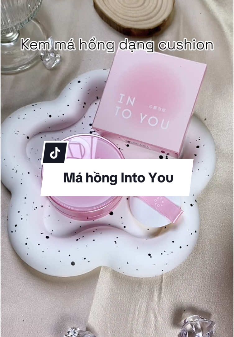 Ai chưa thử má hồng nhà Into You thì thử đi nè, đẹp thật ý 😍 #intoyou #mahongcushion #mahongintoyou #xuhuong #reviewlamdep #xh #viral #makeup #beauty 
