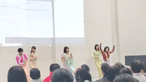 留学生方のときミヤンマーの踊りをしました #中部学院大学  #留学生別科  #myanmarsong  #dance 