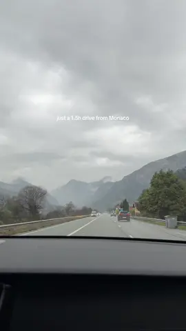 Not the best conditions 😭  but skiing is skiing I guess #monaco #southoffrance #thingstodo #skiing #fyp 