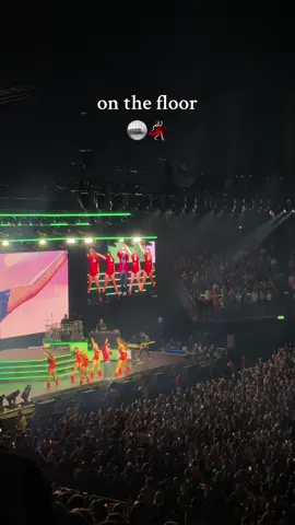 #pitbull #mrworldwide #mr305 #partyafterdarktour #pitbull2025 #london #o2arena #jlo #OnTheFloor #o2london