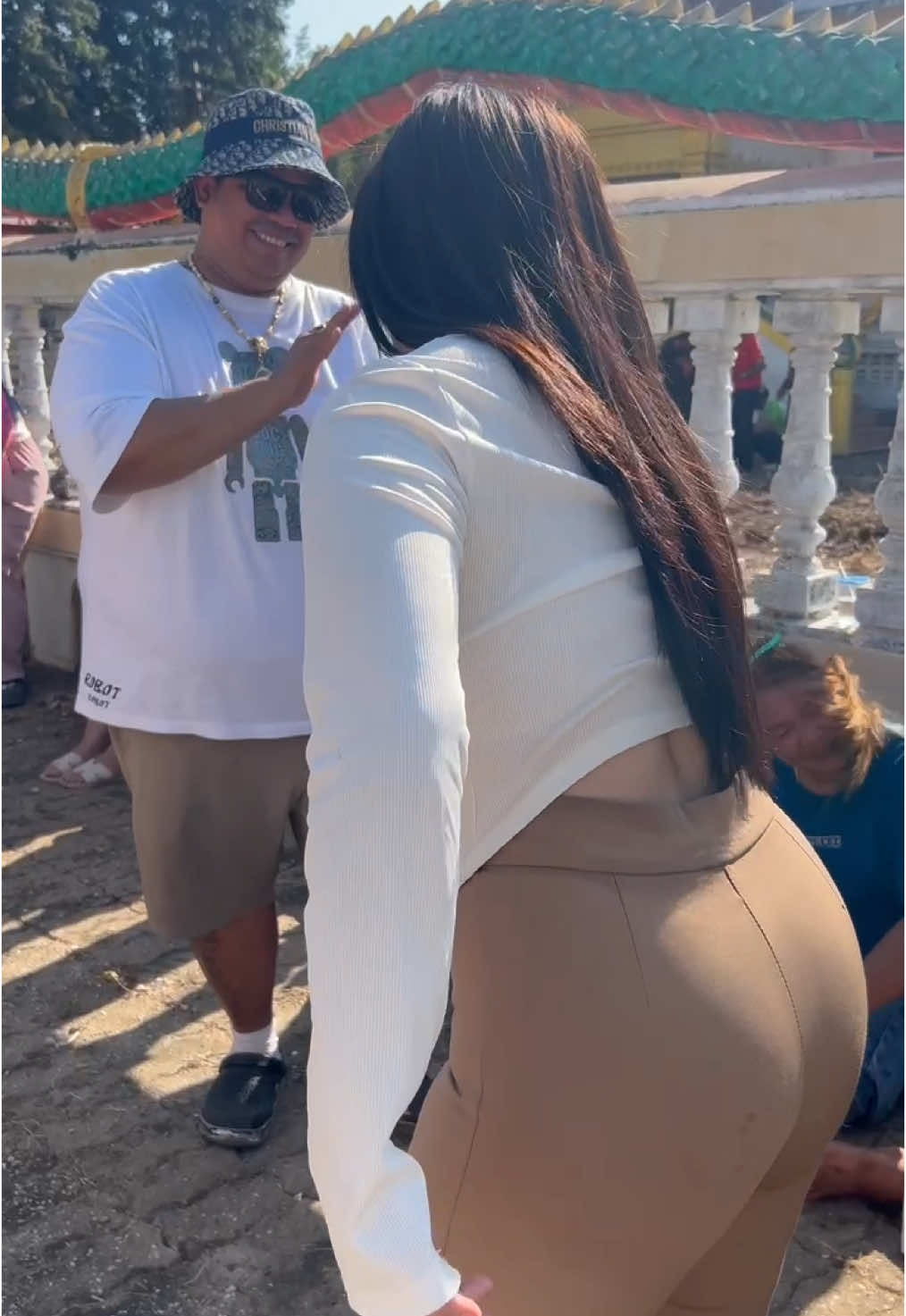 หันหลังอยากเห็นหน้า หันหน้าอยากหงายหลัง 😍😁 #เต้น #รถแห่ #นางฟ้าหน้านาค #แอมปรียานุช #ฟีดดดシ 