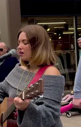 Unchained Melody Righteous - Brothers | Allie Sherlock Cover #streetmusic #musician #streetperformance #guitarcover #alliesherlock