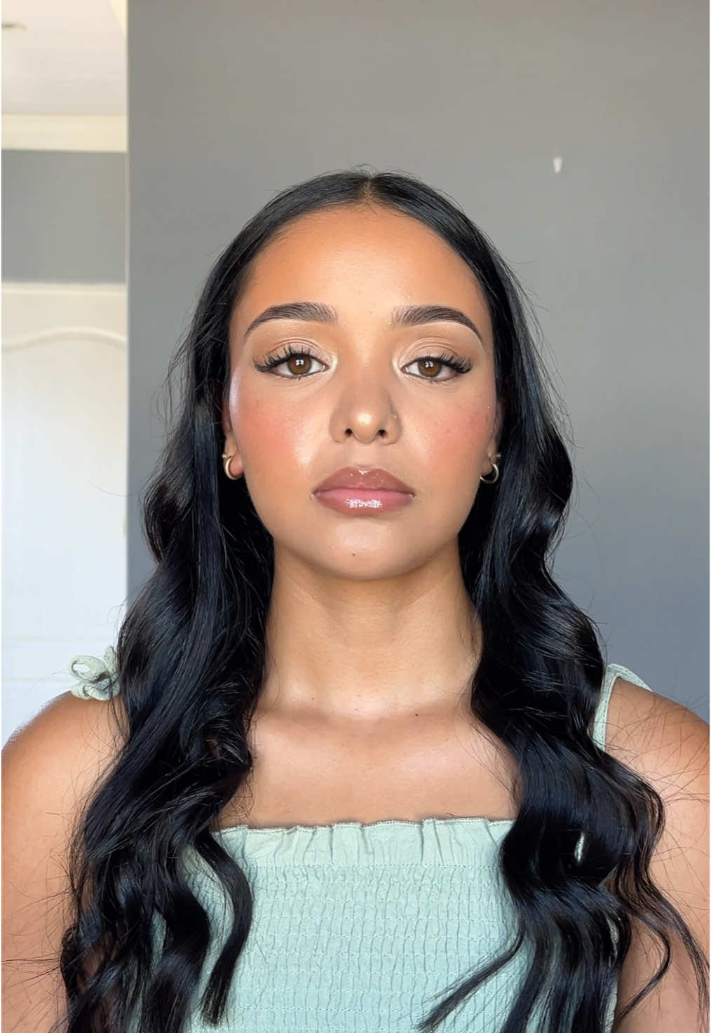 give it up for the birthday gurllll 🙂‍↔️✨ did this gorgeous soft glam for @kerstenwilliams__ 💞 !!  email for bookings: chloeleighking.mua@gmail.com #makeup#makeuplover#cleangirlmakeup#makeuplover#makeupartist#capetownmua#southafricanmua#softglam#softglammakeup#makeuptransformation#makeupinspo 