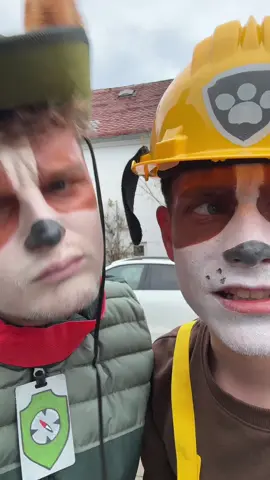 Wir sind auf einem Kindergeburtstag. @Marco🤍 