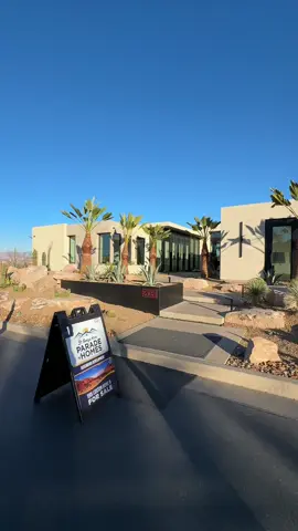 #rosewooddevelopment 📍St George Utah #paradeofhomes #hometour #customhomes #newconstruction #homedecorideas #interiordesign #housetour #RoomTour #customhouse #construction #paradehome #luxuryhomes #bathroomdecor #longervideos #creatorsearchinsights #lindydenny 