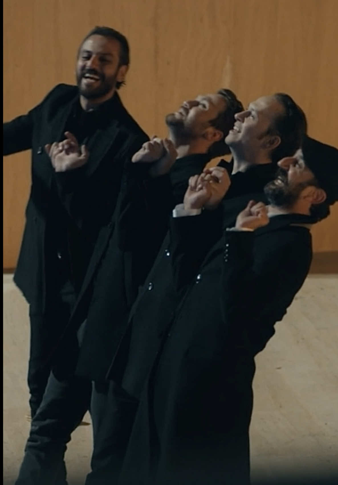 История одного отца и пятерых сыновей.. #cukur #deha #arasbulutiynemli #yamackocovali #kocovali #yamac #vartolu #vartolusadettin #ayyapim #devran #damlasonmez #dilancicekdeniz #erkankolcakkostendil #turkdizi #yamvar #чукур #ямачкочовалы #кочовалы #idriskoçovalı #иви #salihkoçovalı 