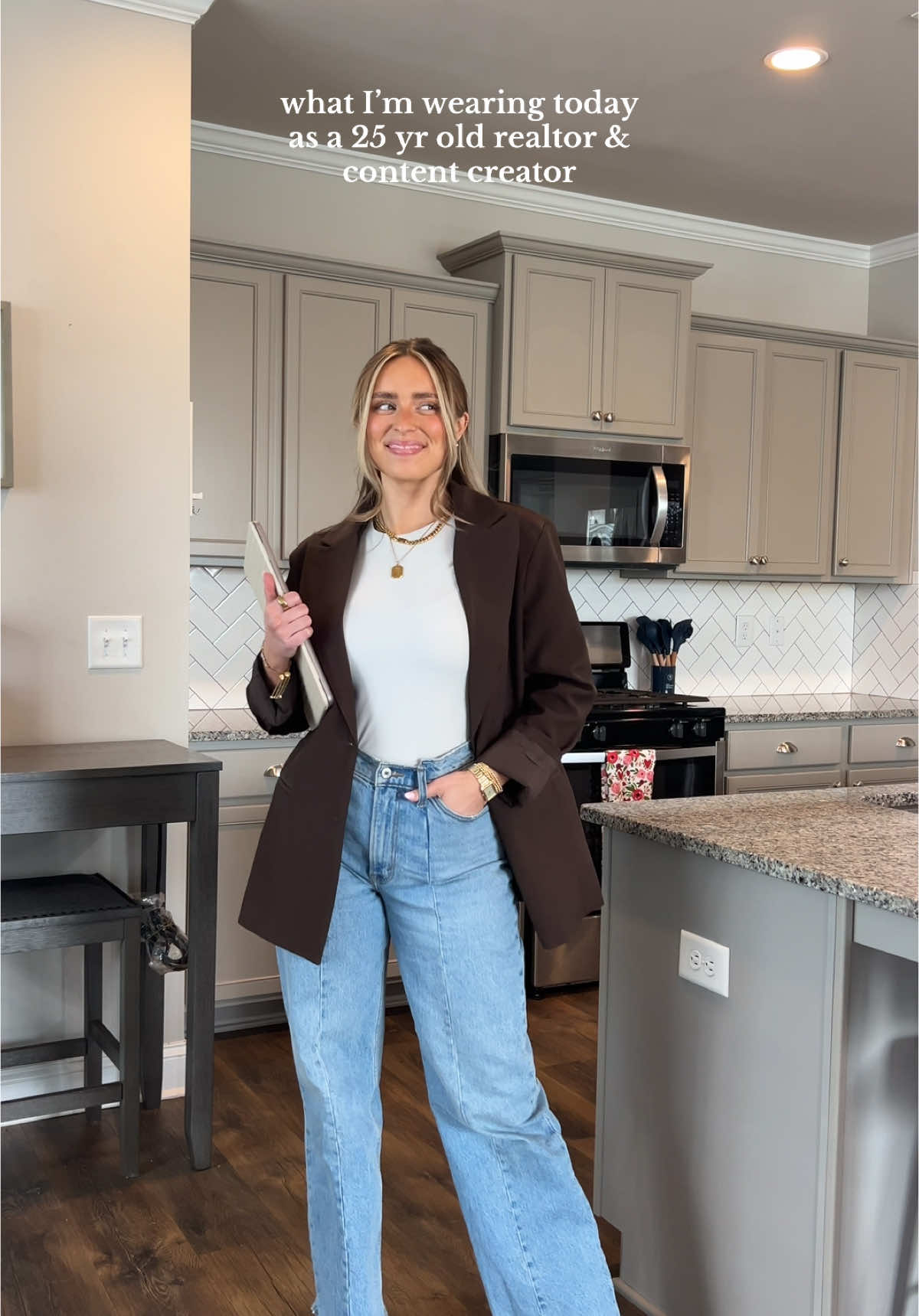 There’s just something about a good oversized blazer🤎 all on my LTK! #OOTD #whatimwearing #outfitinspo #blazeroutfit #realtor #realestate #georgiarealtor 