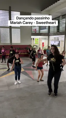 A galera aprendendo mais um passinho com a dançarina Shirley! #soulcharmebsb #dancacharme #charmeiros #charmeirospontocom #passinho #oficinadedanca  @Vitória Martins @Beto Santos @Suelen Silva @Jairo Nascimento 