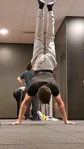 Trying different kind of push ups💀 #calisthenics #gym 