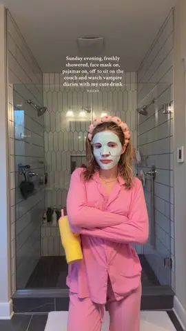 the girls that get it, get it 🫧🫶🏼🧼🎀 #pajamas #relatable #skincare #facemask #sunday #vibes #cleangirl #thatgirl #vampirediaries 