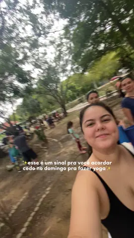 Nem acredito que acordamos cedo no domingo pra fazer yoga no parque. Amei demais!  #Vlog #yoga #yoganoparque #sunday #yogavlog #rotina
