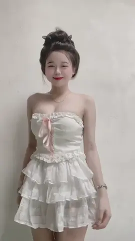 nhìn lâu có điều bất ngờ 🤭#thinhhanh #trend #trendingvideo #foryou #gaixinh #gaivietnam #abcxyz #fyp #xuhuongtiktok #tiktokdancevn #xh #xuhuong #fypシ゚viral 