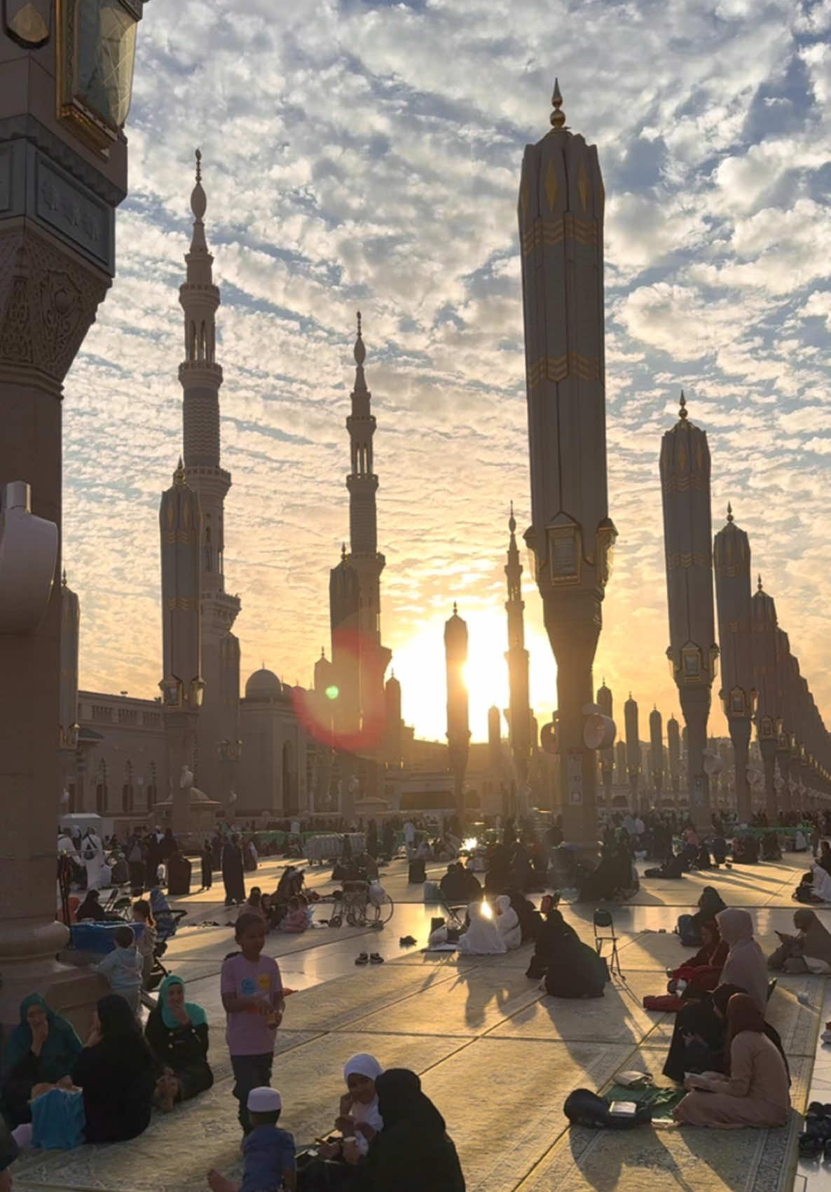 Bener kata banyak orang, semakin kita datangin semakin kita Rindu ❤️ #masjidnabawi 