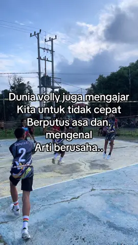 Harus semangat yaa #fypage #fypp #fypシ゚ #fypdong #fyppppppppppppppppppppppp #fypシ゚viral🖤tiktok #voll #volleyball #volley #vollyindonesia #vollykampung #latihanvoli 
