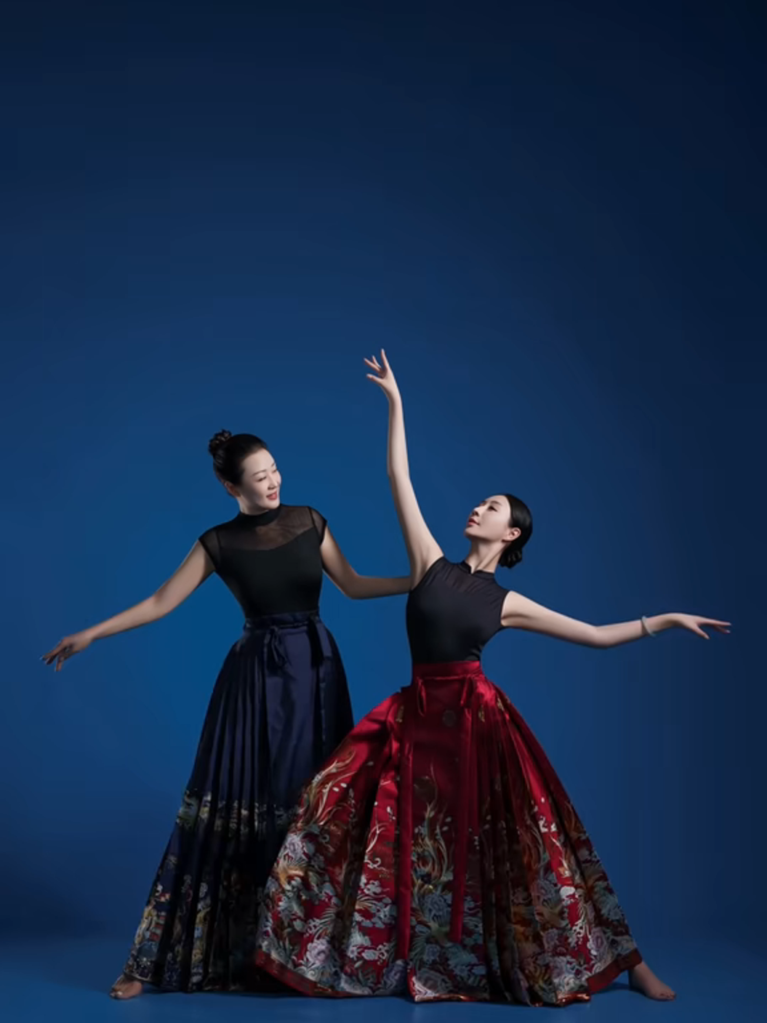 【Australian Hanfu Fashion】Ma Mian Skirt Photo Secrets! #Australia #Sydney #Rhodes #AustralianHanfu #Mamianqun #Outfit #Hanfu #Photography #FashionTips #OOTD #AussieStyle #CulturalFashion #StreetStyle #FashionPhotography