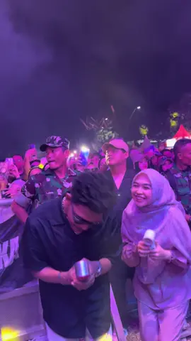 P udh ada temen konser lee