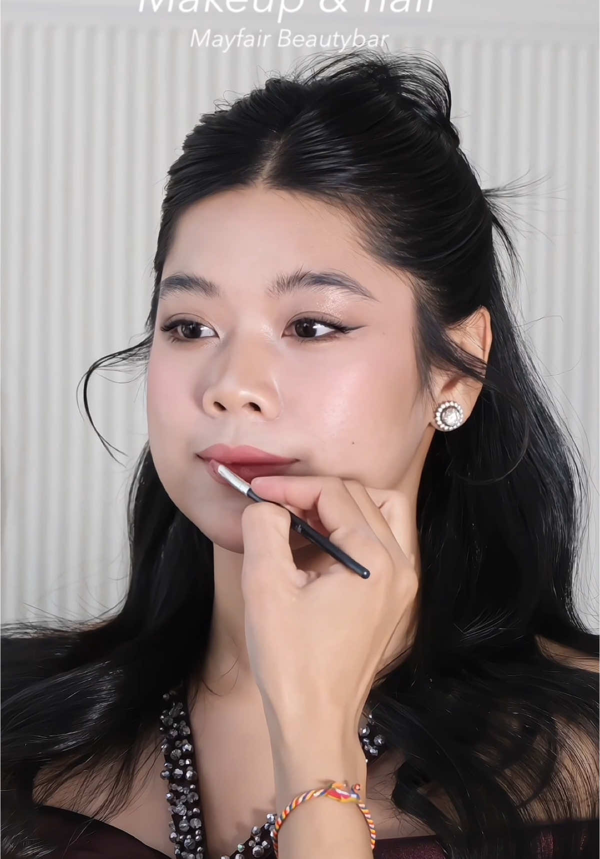 🌟 មាន​ទទួល​ផាត់មុខ​ធ្វើ​សក់​សម្រាប់​ហែរជំនូន​ពេល​ព្រឹក​ និង​ផាត់​មុខ​ដល់​គេហដ្ឋាន​ ឬ OCIC (តម្រូវកក់មុន3-5 ថ្ងៃ)ងាយ​ស្រួល​សម្រាប់​បង​ប្អូន​ដែល​ចង់​ផាត់​មុខ​និង​ធ្វើ​សក់​ចូល​រួម​កម្មវិធី​មង្គលការ​ - ផាត់មុខ 20$ ឡើងទៅ - ធ្វើសក់ 15$ ឡើងទៅ - ផាត់មុខ + ធ្វើសក់ 35$ +  📍#32 street 6A PreakLeap, ChroyChongVa (about 2km to OCIC) ☎️ 069 569 636 ⏰ 9:00 AM - 7:30 PM #fyupageシ #mayfairbeautybarkh #khmer #phnompenhcity #fyp #hairstyle #lashes #makeup #style #viral 