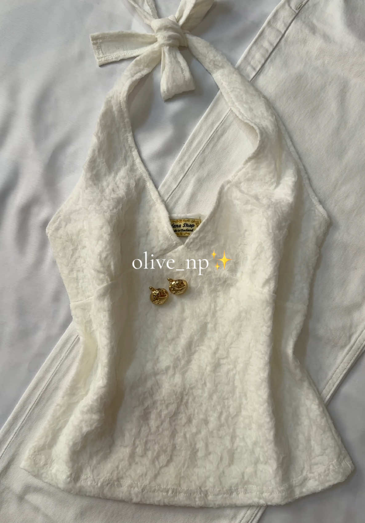 Halter top✨ #haltertop #cute #elegant #sexy #summerishere #summertime #summeroutfit #vintagefashion #summer2025 #fyp #trending #olive_np 