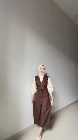 #OOTD #ootdhijab #ootdfashion #ootdinspiration #outfit #inspooutfit #outfitoftheday #earthtone #outfitideas #outfitinspo #outfitcheck #fits #fitspo #hijabstyle #vintage #vintageoutfit #yearbook #outfityearbook #retro #retrooutfit #enola #cowboy #cowboyoutfit #enolaholmes #fyp #fypシ #fypage #fypp #foryou #foryoupage #foryoupageofficiall #foru #trend #trending #trendingsong #fypp #disponsori #disponsorioleh 