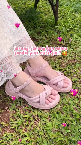 Outfit bukber kamu udah ready? sandalnya udah disiapin belum? mending check out PVN Jisoo 🥰 #ramadanekstraseru #sandaltaliwanita #rekomendasisandal #pvnjisoo #pvn #fyp 